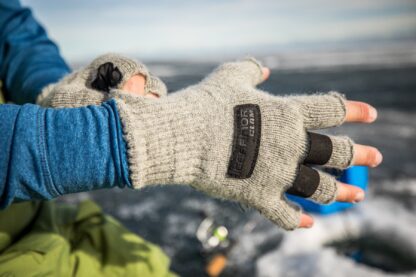 NEW ! Clam Wooly Fingerless Gloves - Image 2